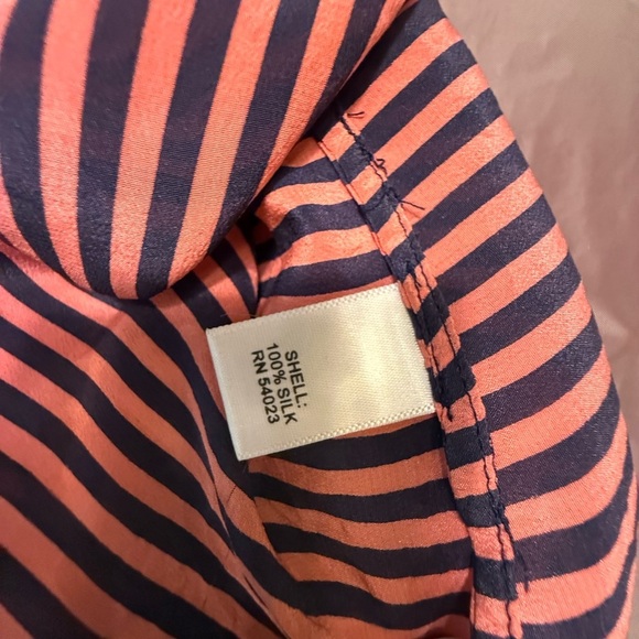 Banana Republic 100% Silk Coral Pink/Navy Blue Striped Button Down Shirt Size XS - Picture 6 of 10